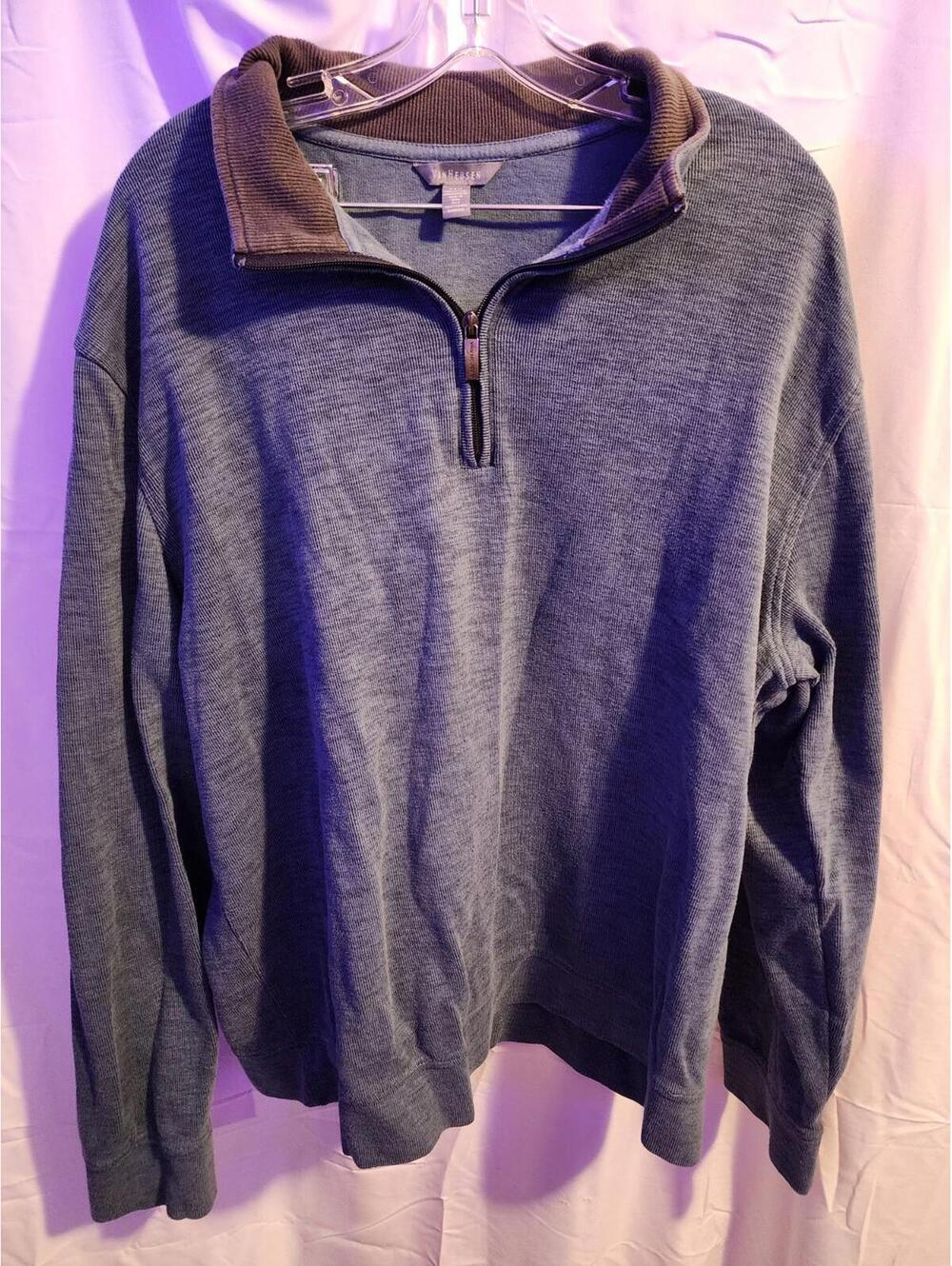 Slate blue Van Heusen quarter zip pullover in mens size XXL. Midweight. EUC